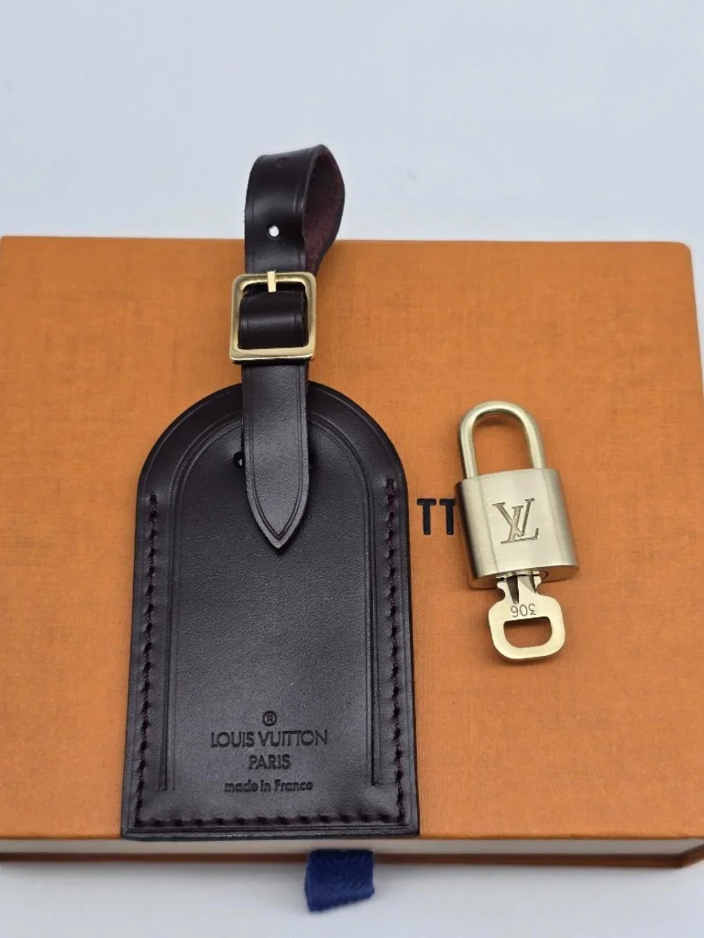 Authentic Louis Vuitton Brown Luggage Tag Gold LV Padlock Key & Box